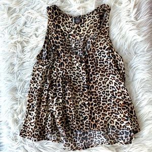 ✨ 5 for 30✨ Leopard print tank top!